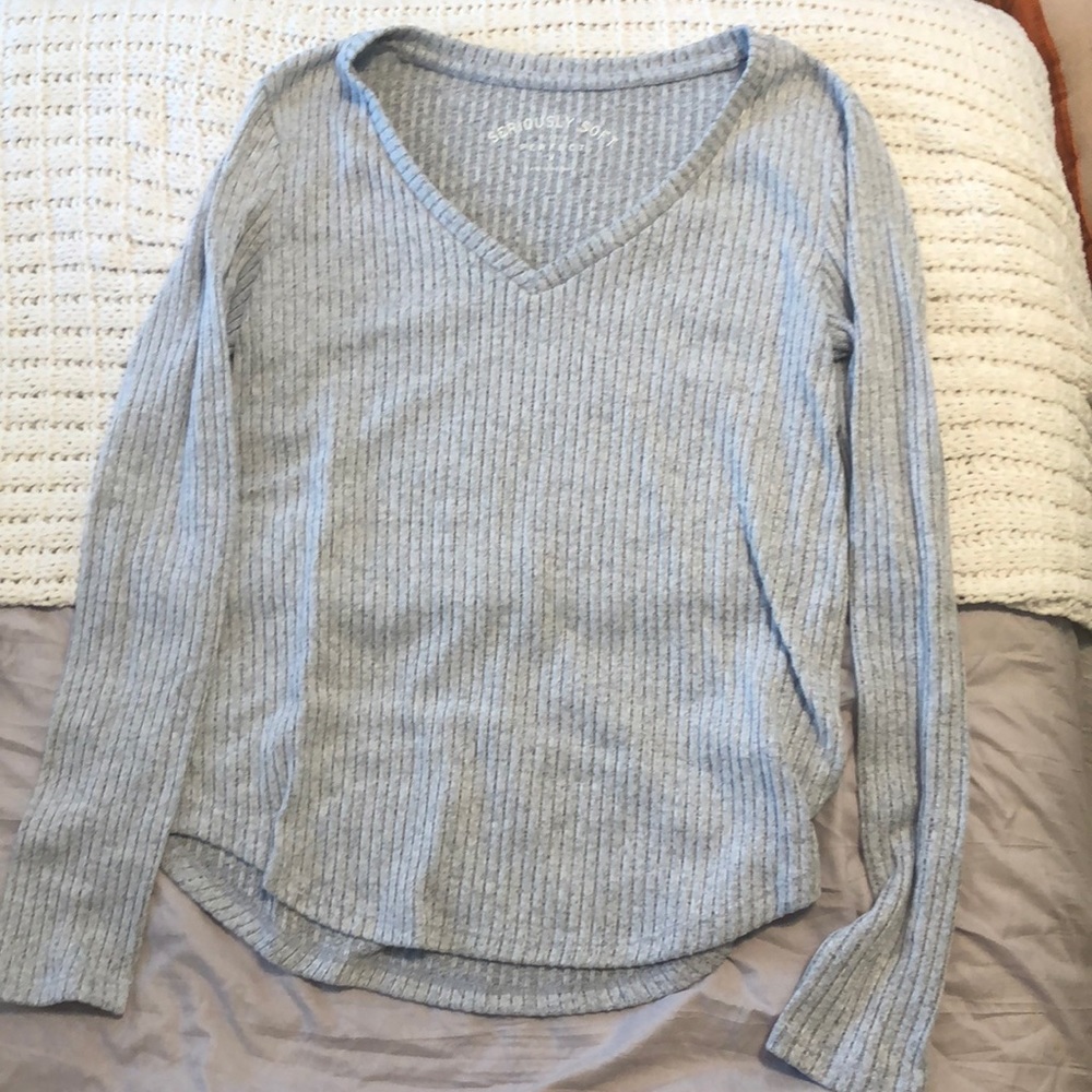 Grey, v-neck long sleeve